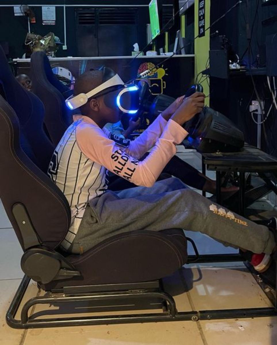 SmartVR – Virtual Reality (VR) Indoor Gaming Hub